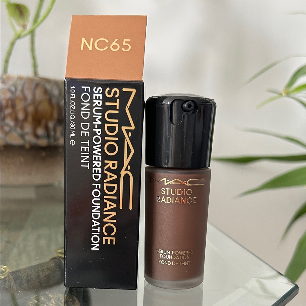 MAC Studio Radiance Serum Powered in NC65
